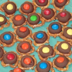 Chocolate Pretzel Kisses