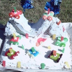 Skakeboarding ramp cake.