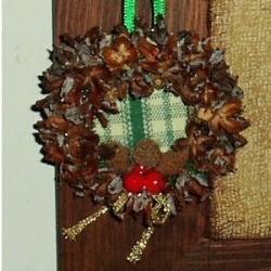 Mini Christmas wreaths.
