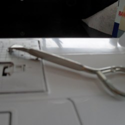 paint can opener