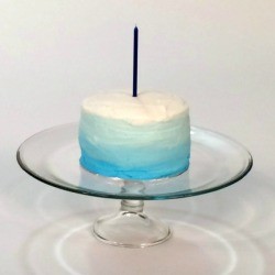 cake on stand