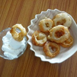 Beer Battered Onion Rings Recipe - Onion rings being served with mayo