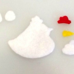 Felt Hen With Egg Pin