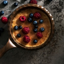 Baked rice pudding with fruit.