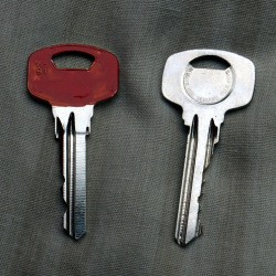 Use Nail Varnish to Mark Keys