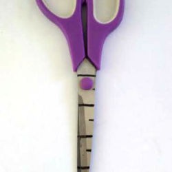 Scissors and Ruler in One - scissors with marks