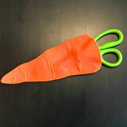 Felt Carrot Scissor Holder