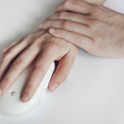 Handholding Wrist of mouse hand