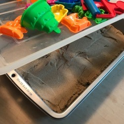 Lidded Cake Pan for Kinetic Sand - molds on inverted lid for short term storage