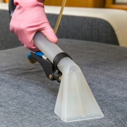 Steaming Cleaning Upholstery
