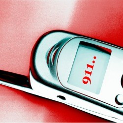 Older Cell Phone Dialing 911