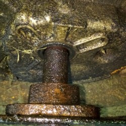 Poulan Pro Leaking Oil and Blade Won't Turn - blade shaft