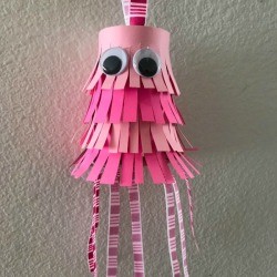 Jellyfish Piñata for Kids - closeup of the finished piñata 