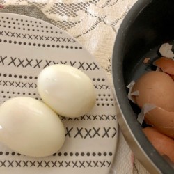 Easy Peel Hardboiled Eggs