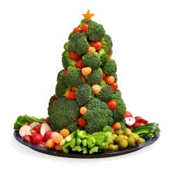 Christmas tree made with veggies.