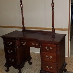 Identifying Bedroom Furniture - mahogany finish 7 drawer vanity style dresser