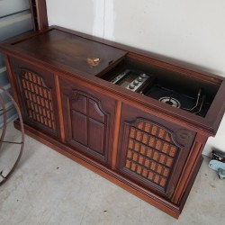 Value of a Magnavox Astro Sonic - console in the garage